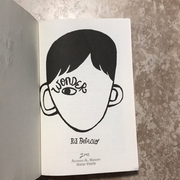 Wonder by: R.J. Palacio Book - Picture 2 of 2